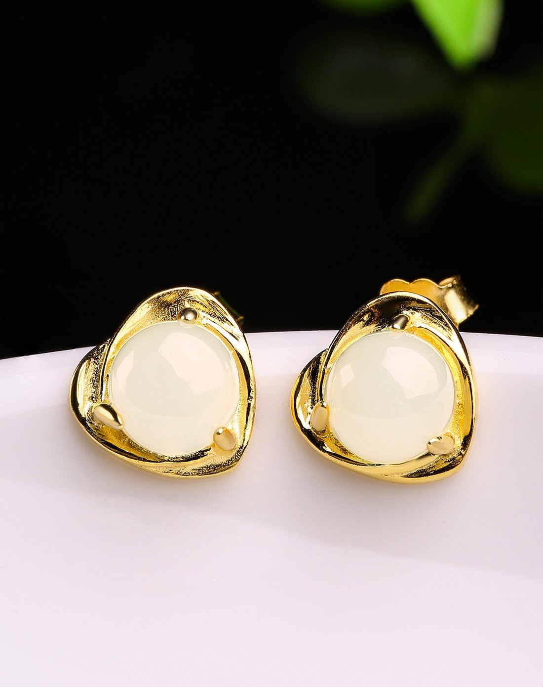 唯爱琥珀玉石耳钉节 美出风采东方翡翠 精致简约 925银镶和田白玉耳钉