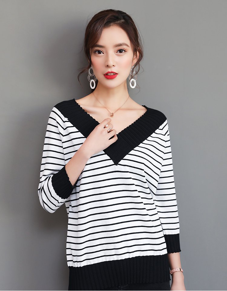 v字领条纹针织衫