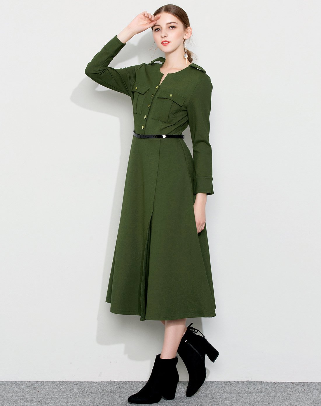 军绿色单排扣长袖v领简章设计纯色长款军旅风气质连衣裙