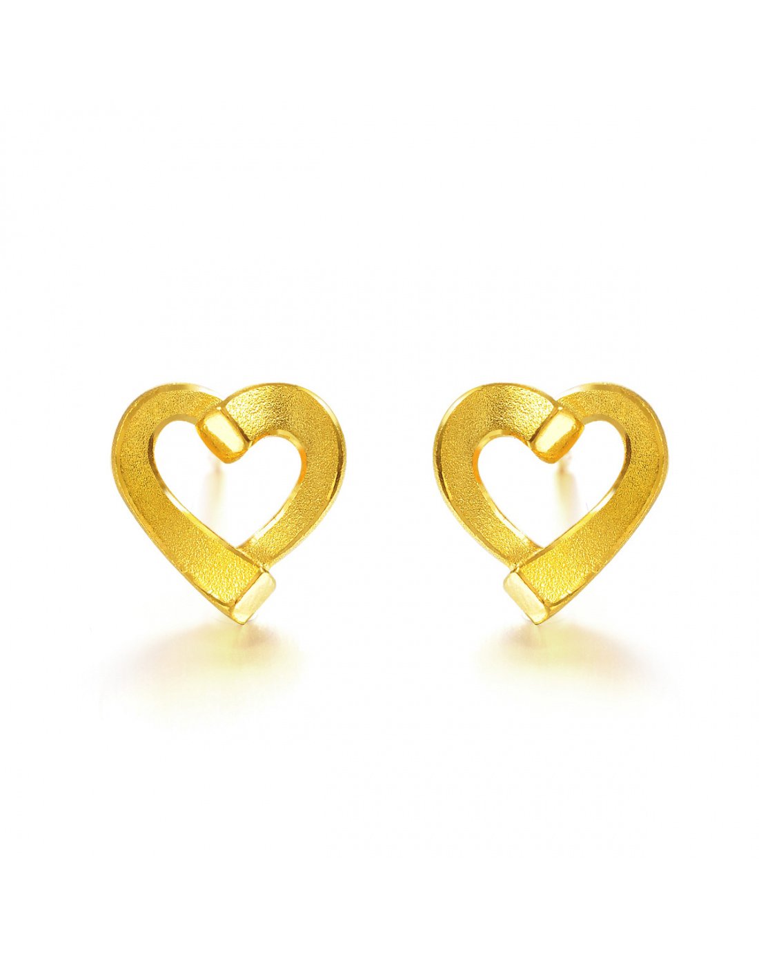 周生生黄金心型耳环