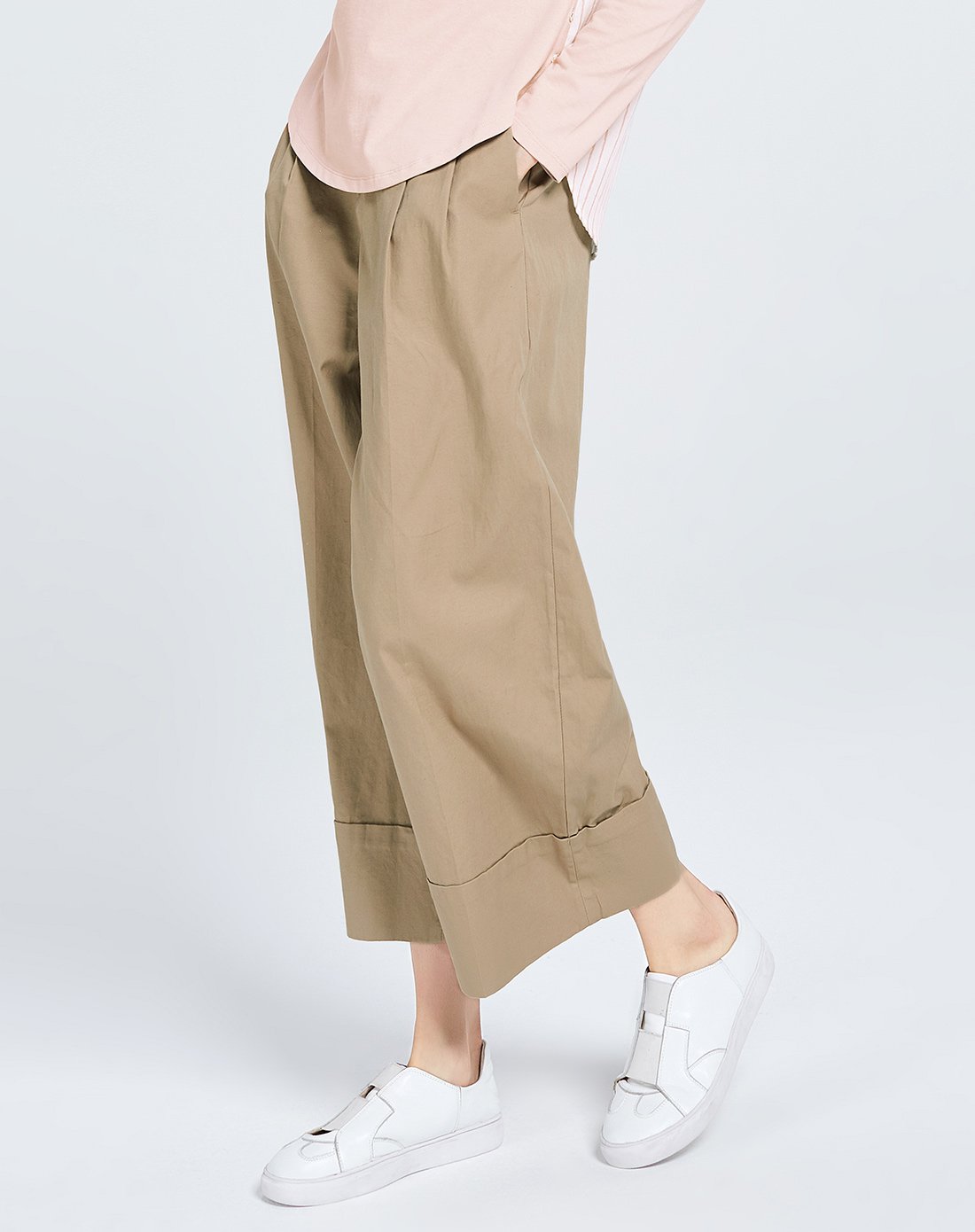 女款驼色宽松阔腿裤