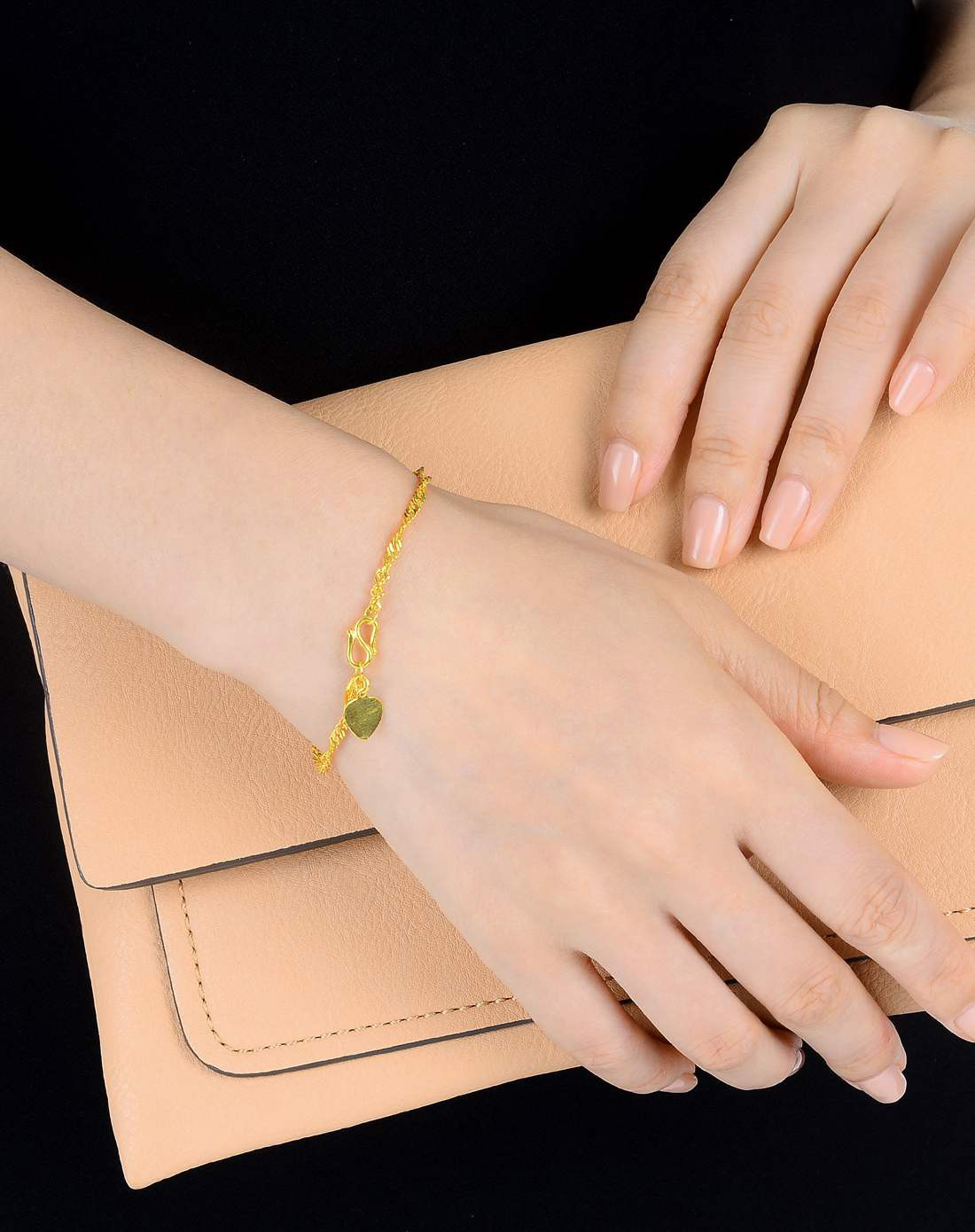 周生生足金侧身波浪手链 计价