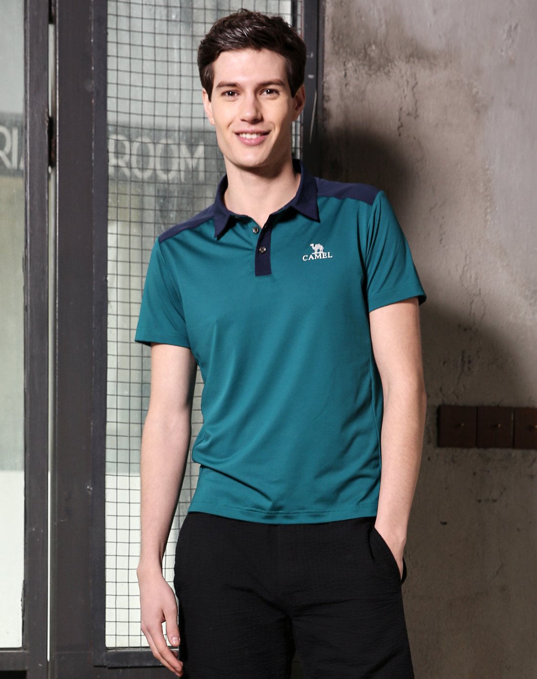 [新品]轻薄透气时尚舒适 男款功能圆领t恤