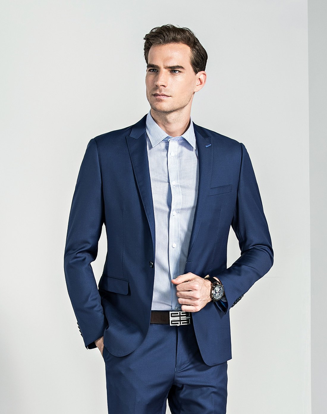 凯撒大帝caesar2018春季新款时尚休闲细斜纹西装领套西.