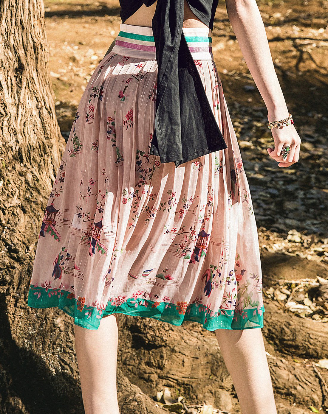 新款松紧腰百褶印花长裙a字半身裙两件套装