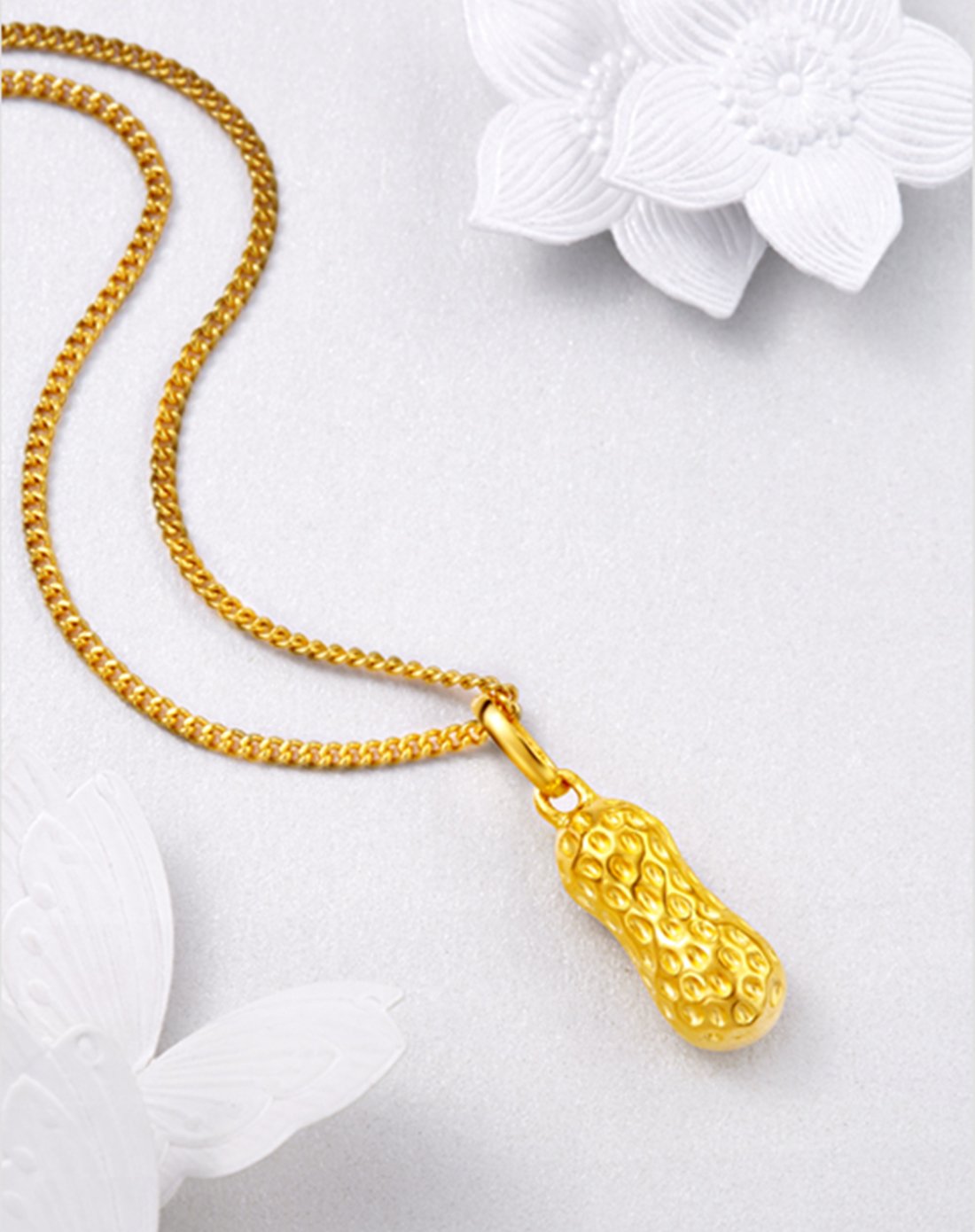 周大福【旗舰店】 婚嫁花生黄金吊坠