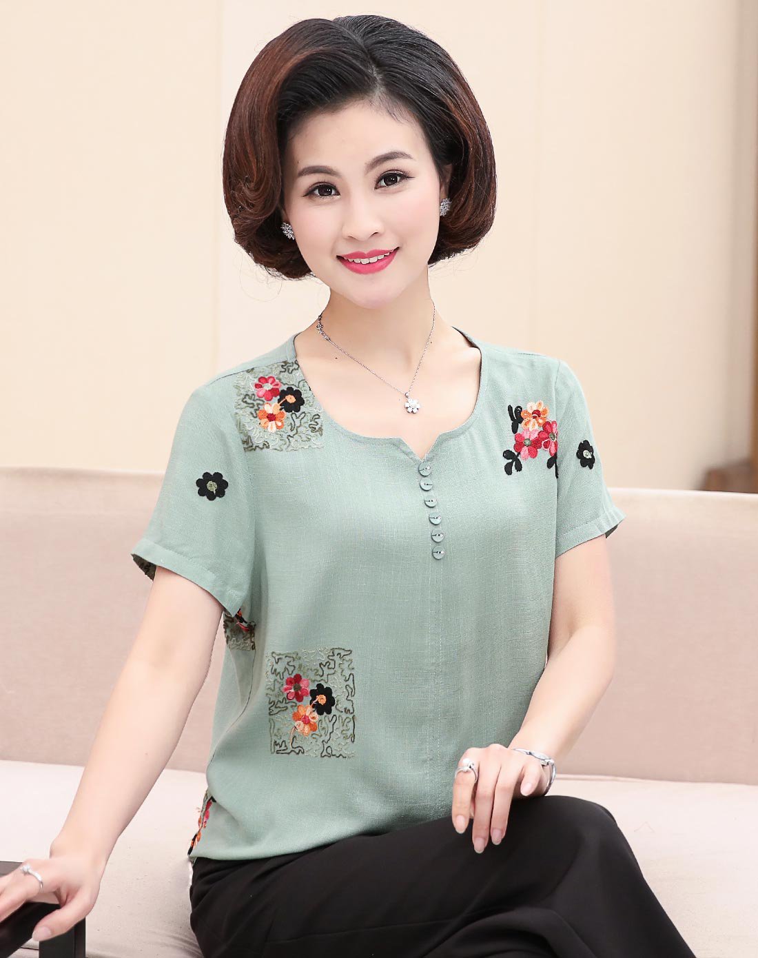 【送妈妈礼物】妈妈装中老年女装上衣2018夏季新款开口小v领短袖t恤