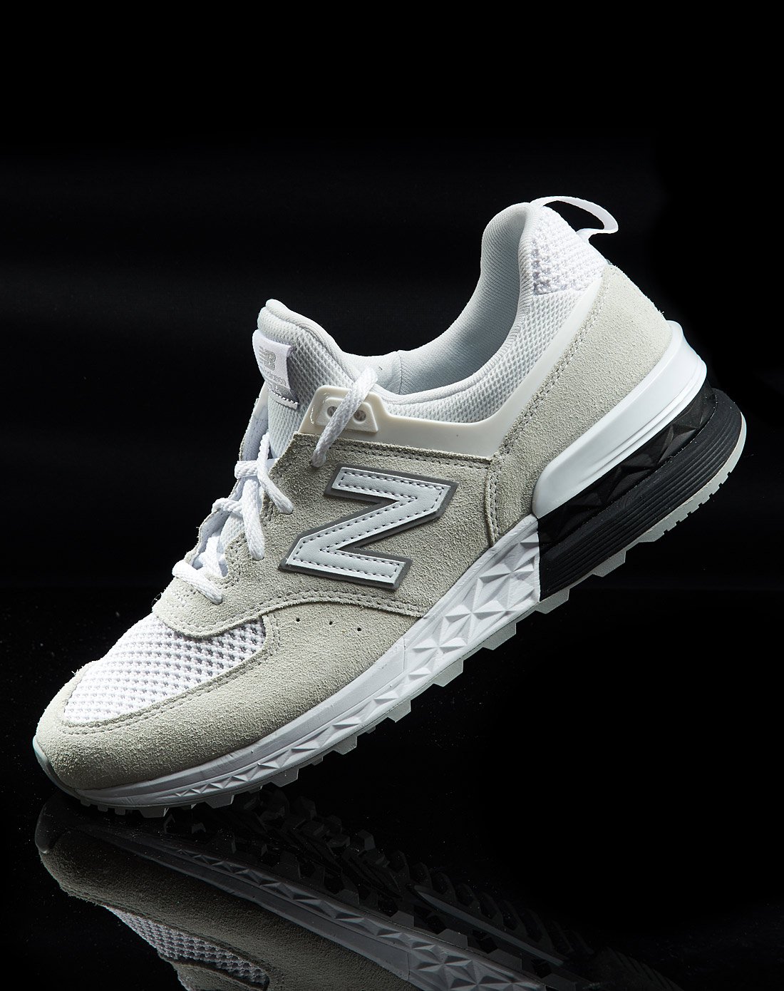 国际运动大牌 初秋上新new balance 574s系列 中性款白色运动鞋ms574