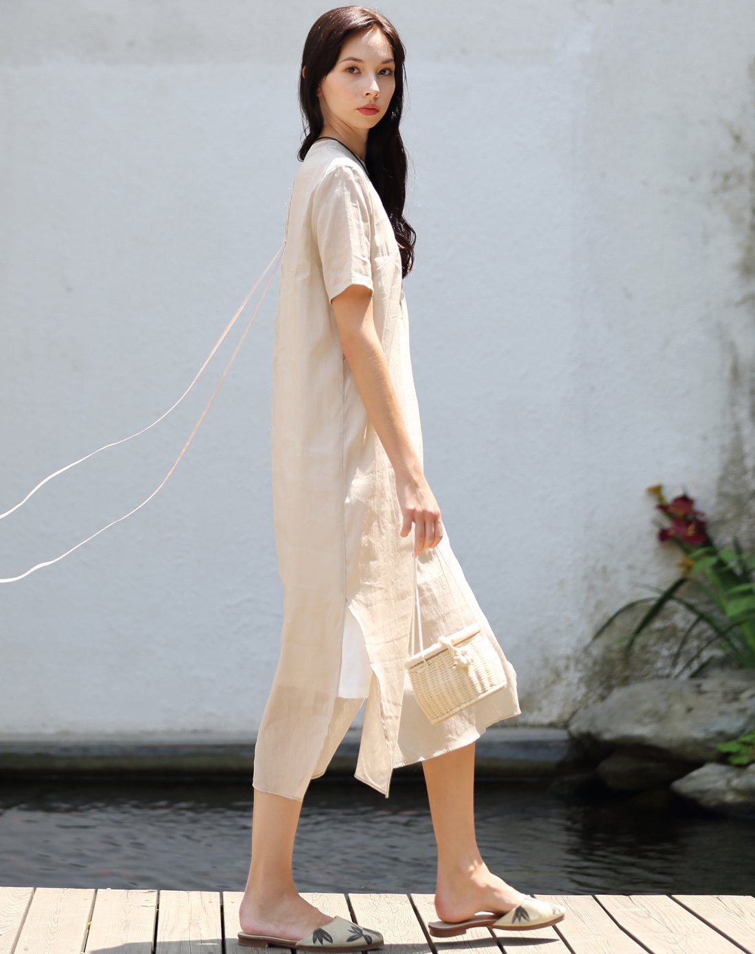 东方极简新款文艺气质刺绣休闲短袖棉麻中长款连衣裙直筒裙女