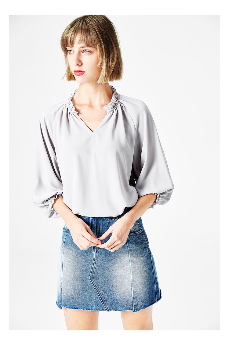 lachata,时尚风暴女装专场 2018新款 v领领口前短后长下摆荷叶边轻薄