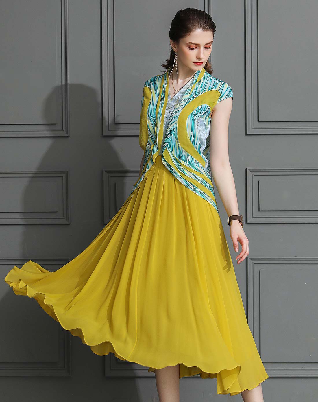 voa真丝女装-打造轻奢时尚voa维欧艾乔其纱拼接v领包袖甜美瑞丽套头