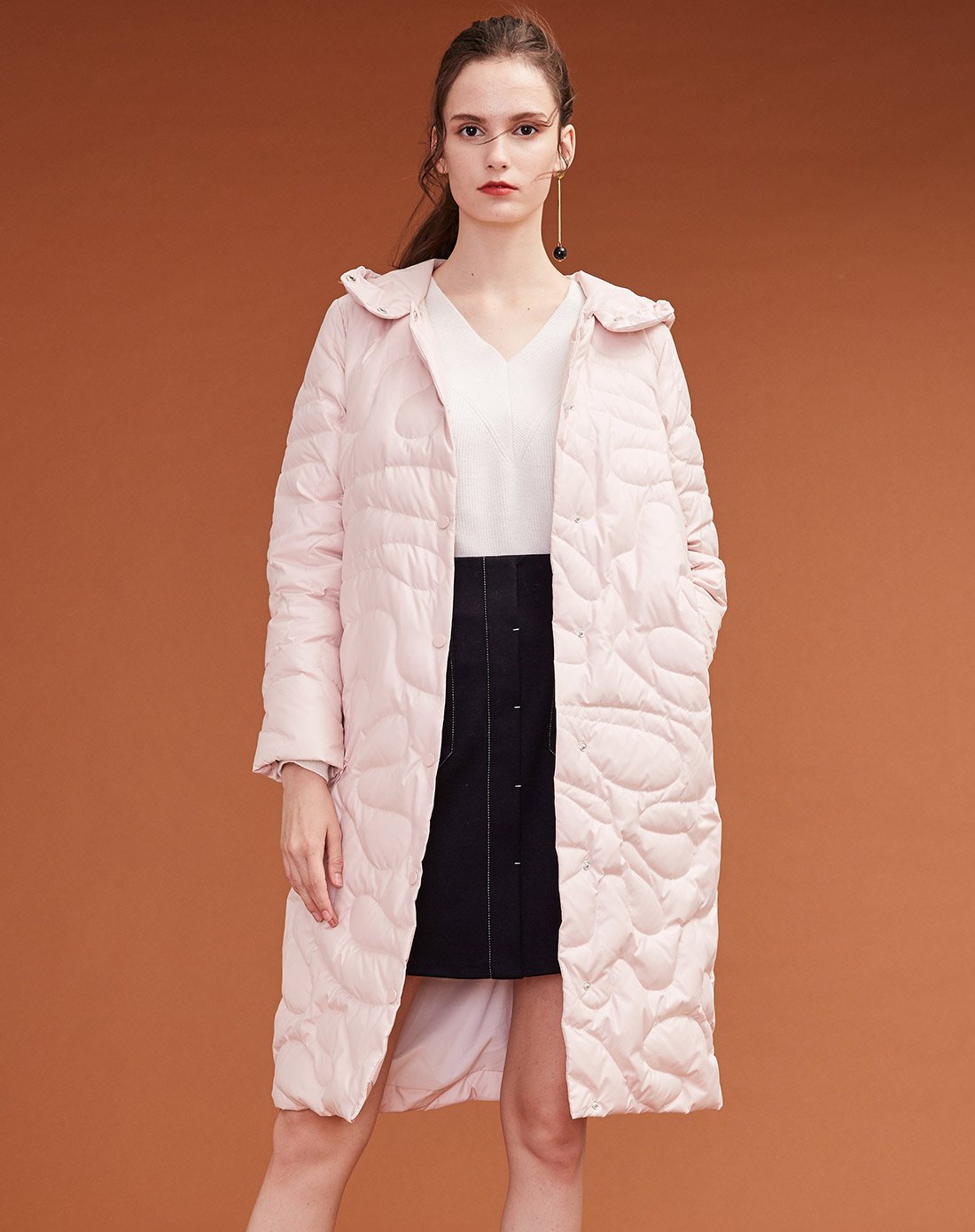 naivee/纳薇波浪纹直身连帽羽绒服