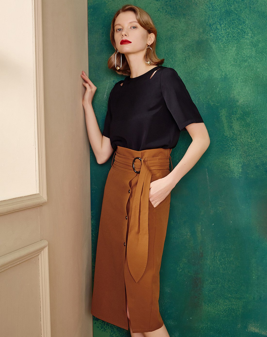 lachata,焕季清仓女装专场 2018年秋季新款 气质砖红透气面料复古纽扣