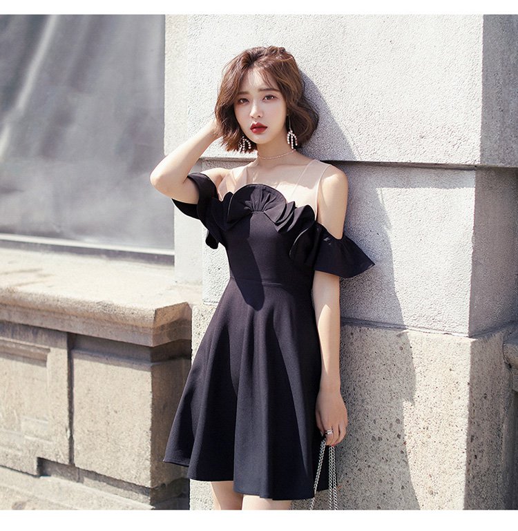 黑色抹胸连衣裙女装夏季2018新款潮性感礼服花瓣超仙少女温柔裙子