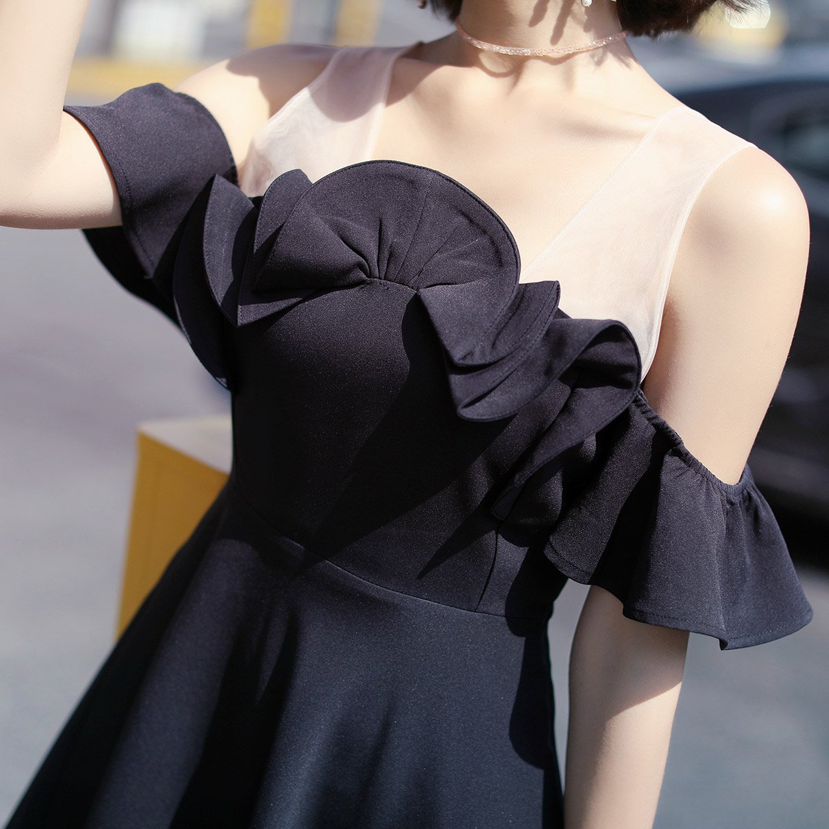 黑色抹胸连衣裙女装夏季2018新款潮性感礼服花瓣超仙少女温柔裙子