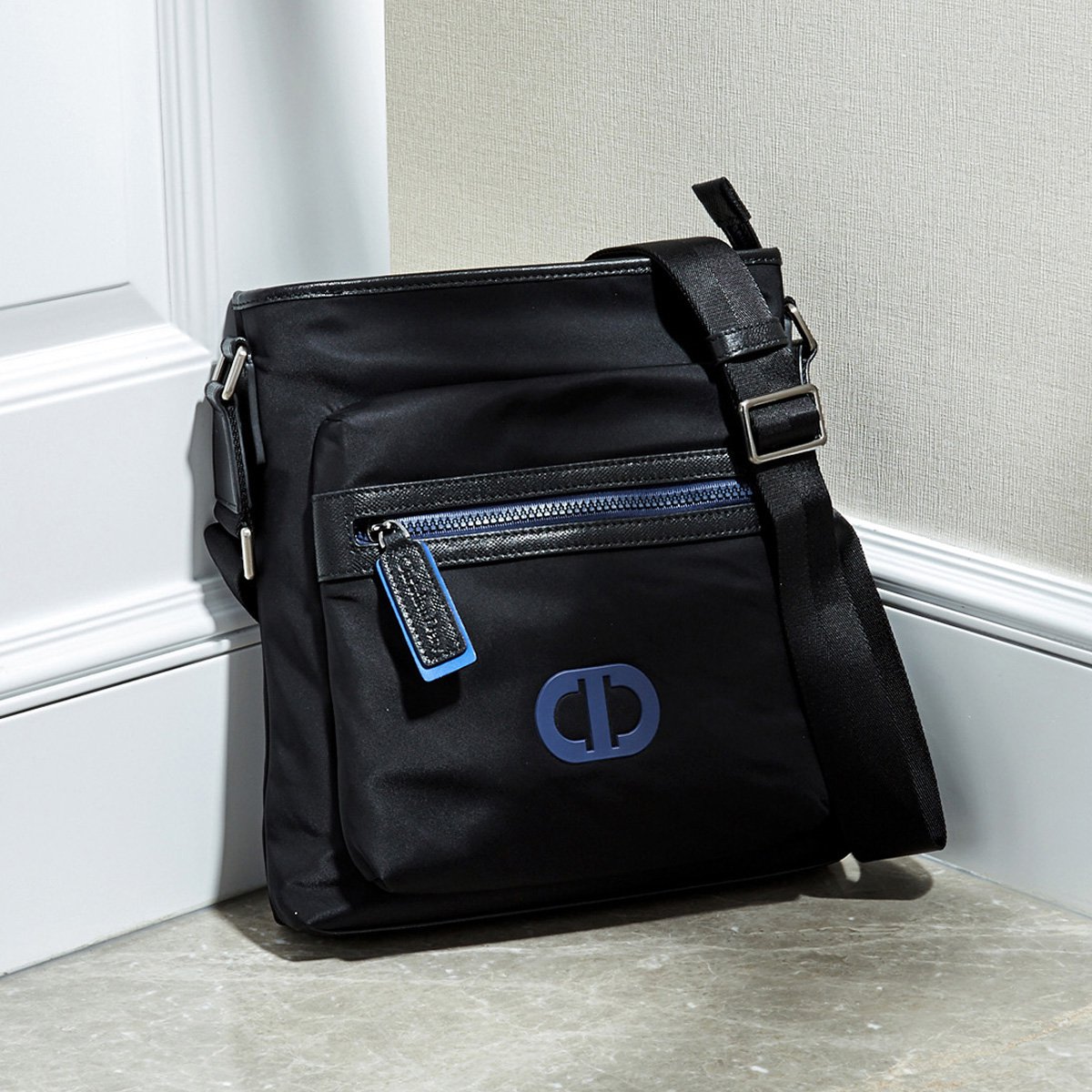 专柜同款男士轻便防水布男包男士单肩包斜挎包休闲潮流包cd