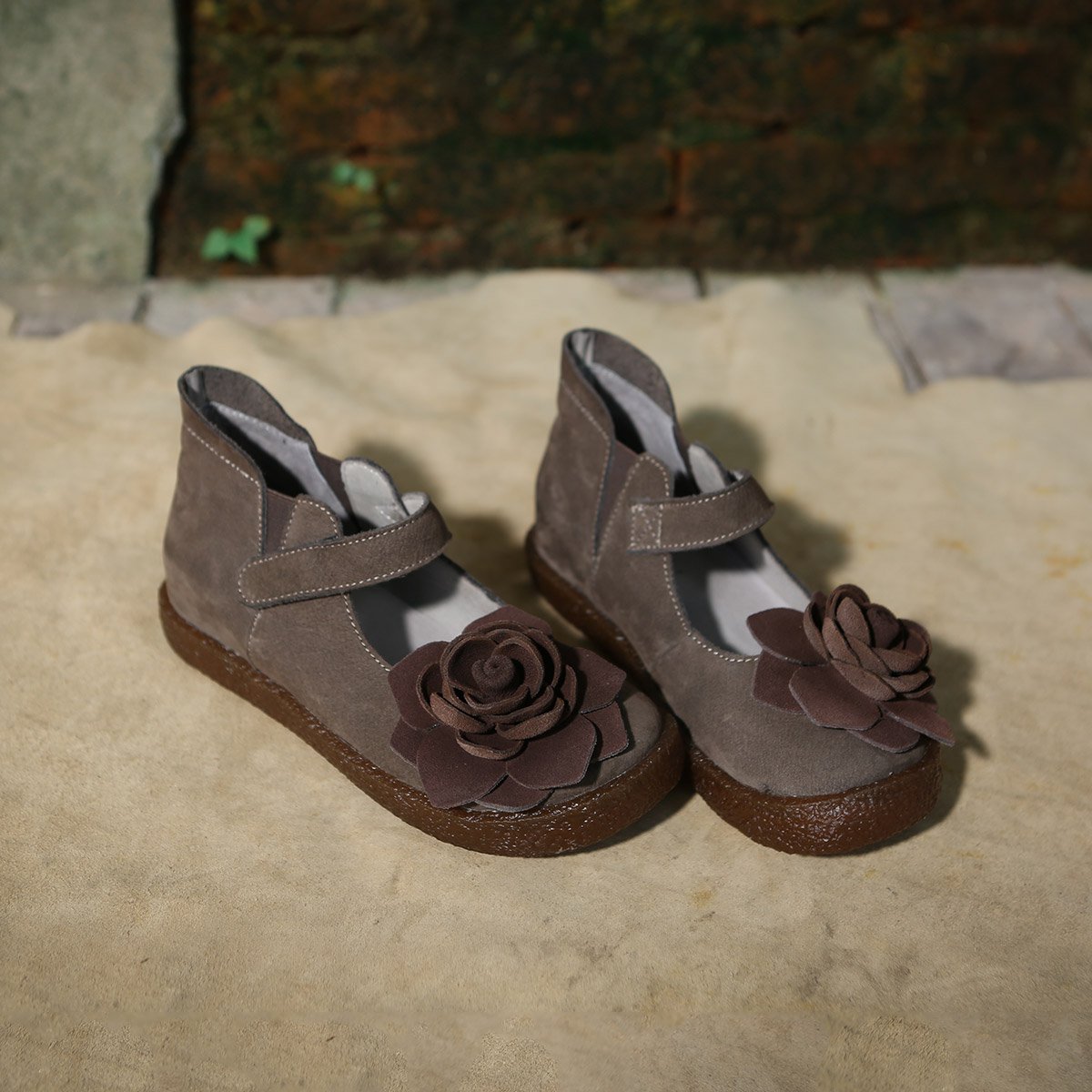 吐火罗新品复古纯色花朵单鞋