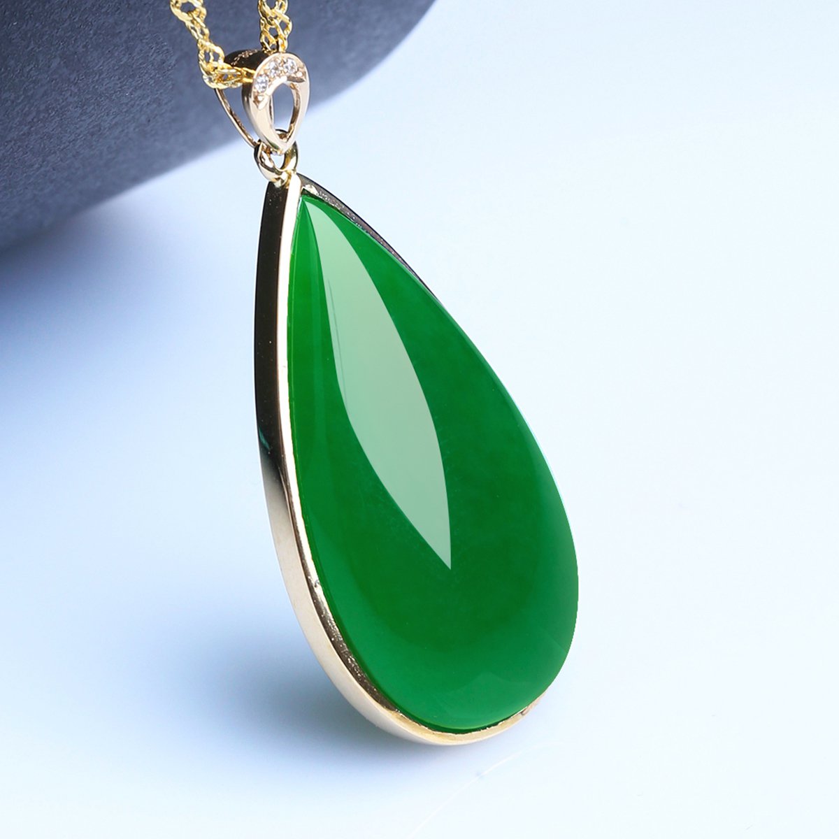 mary windsor 18k金镶钻和田碧玉水滴形蛋面吊坠/k金和田玉吊坠