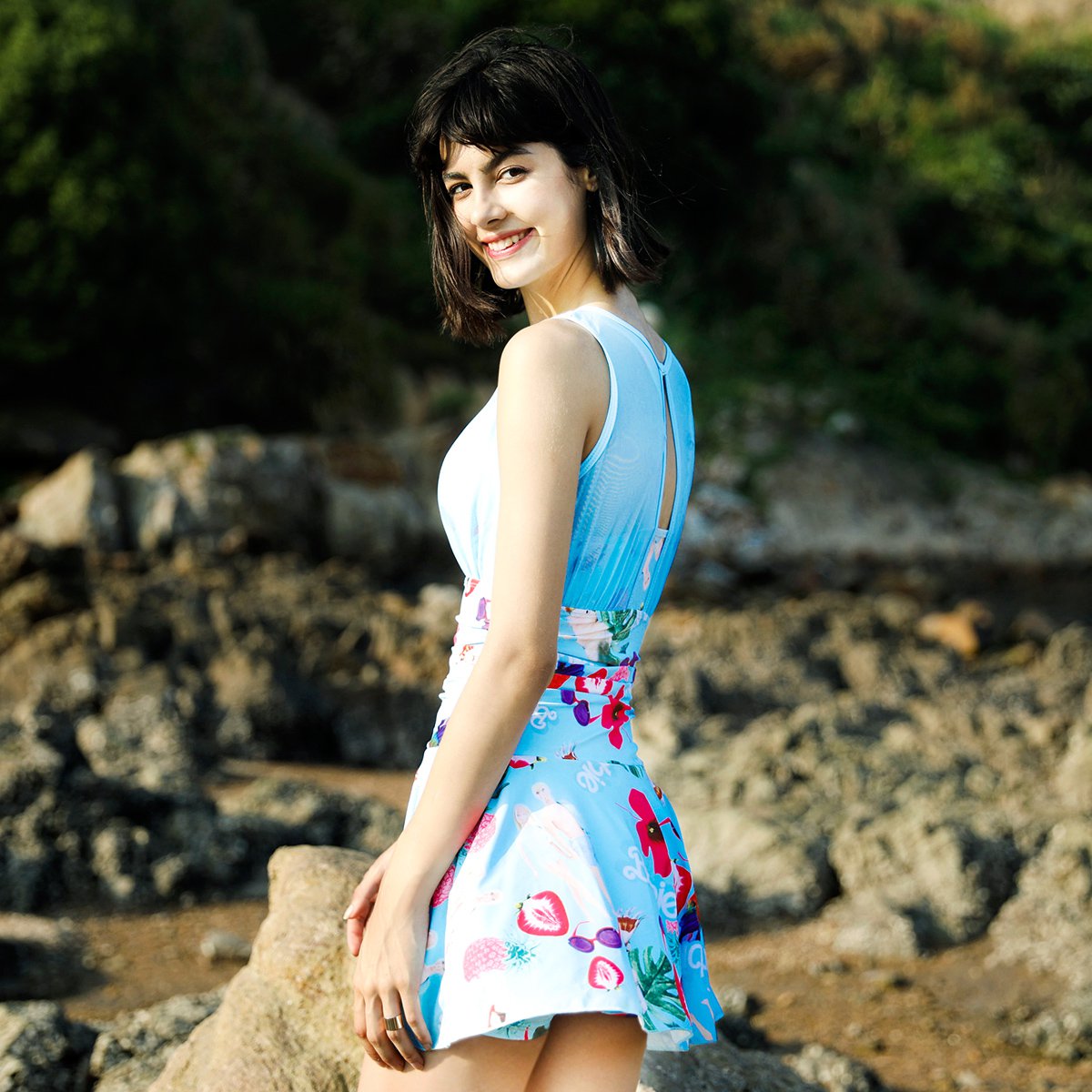 聚拢性感 女款保守裙式连体泳衣 修身显瘦游泳装