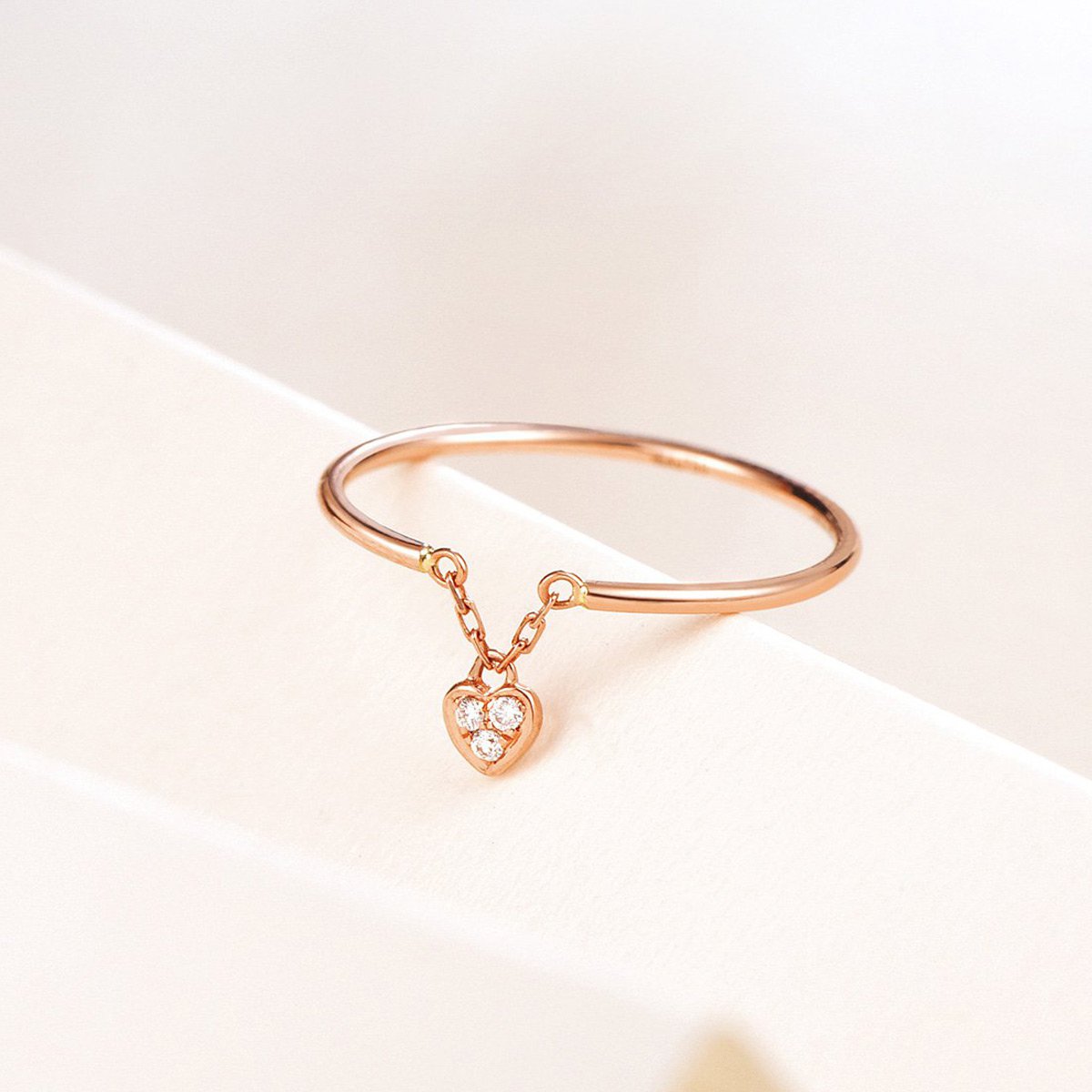 【2018新品】明牌18k金 爱心镶钻链戒