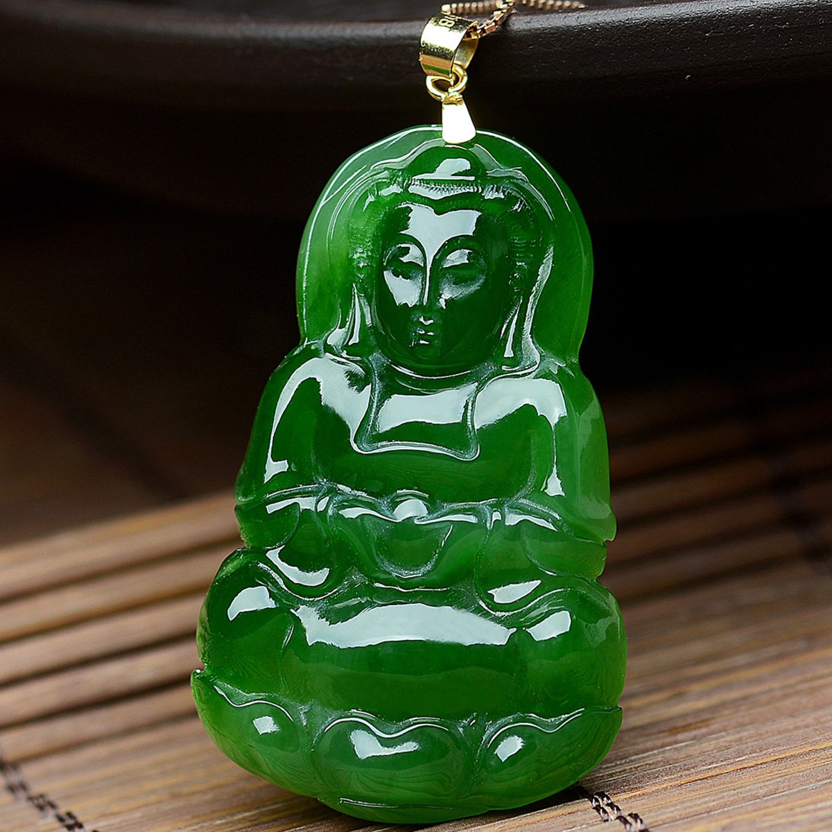 金万年kimani 18k金镶正装菠菜绿观音天然和田玉吊坠/玉挂件