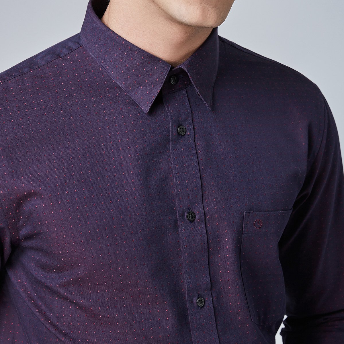 棉质舒适柔软满版提花暗扣领男士长袖衬衫