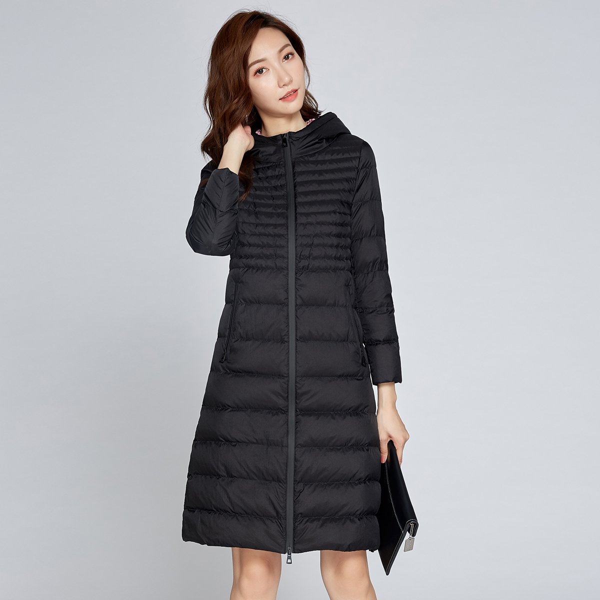node女装 蔓诺蒂冬季新款常规轻薄修身连帽女款羽绒服
