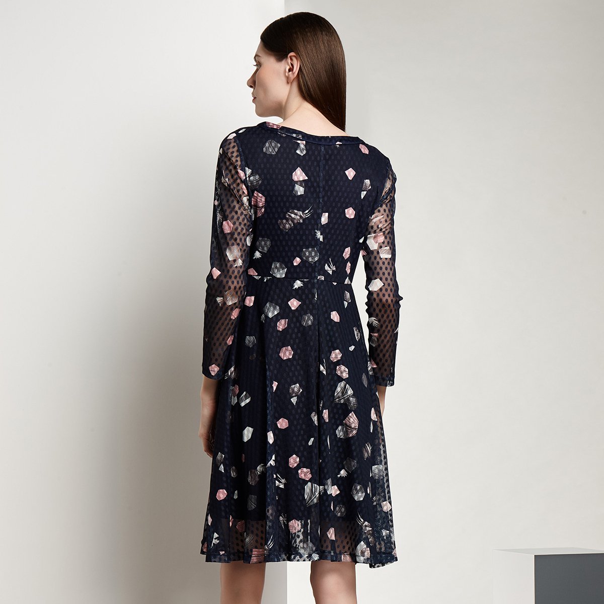 春夏风尚标 - 亨奴hono女装专场 亨奴hono时尚针织春装连衣裙