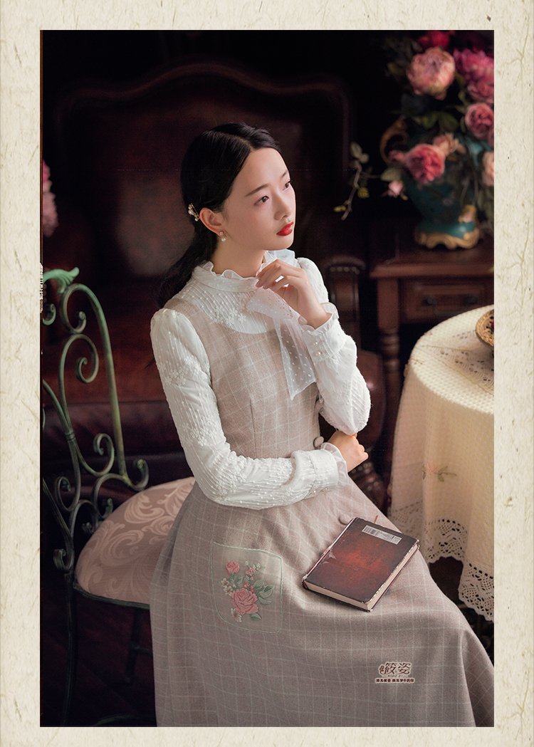 筱姿冬季新款女装复古绣花假两件连衣裙蝴蝶结长裙子气质连衣裙