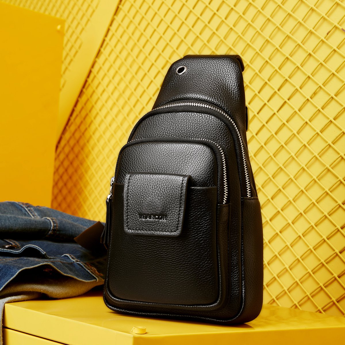 意尔康2019新款头层牛皮男士单肩斜挎包胸包