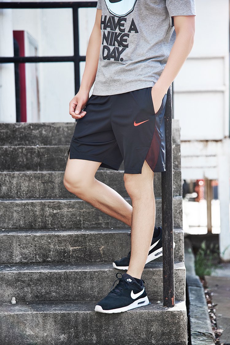耐克nike 舒适透气 男款黑色运动短裤 运动休闲系列