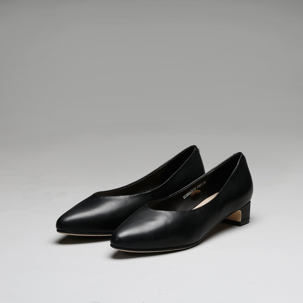 2018新品 羊皮低跟尖头百搭女士商务单鞋