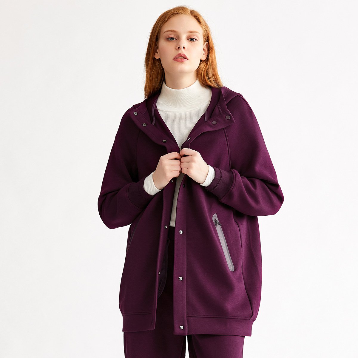 深紫红空气层外套