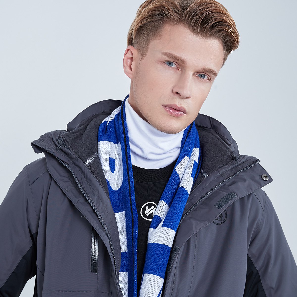 骆驼牌服饰特卖旗舰店骆驼牌2018秋冬新品 防风保暖 情侣男款冲锋衣