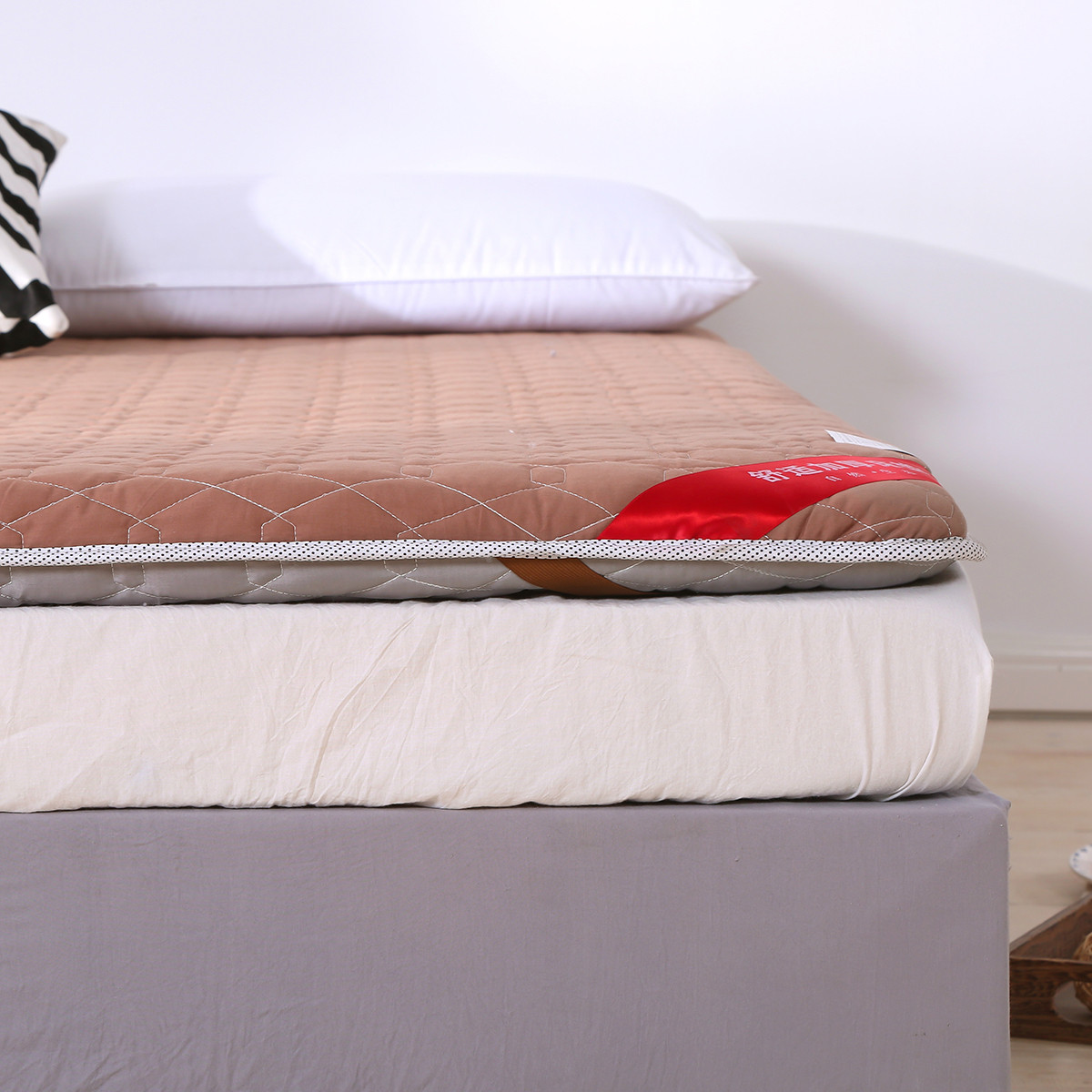 秋冬新品 多尺寸可折叠加厚保暖全棉三明治双面床垫 学生宿舍榻榻米