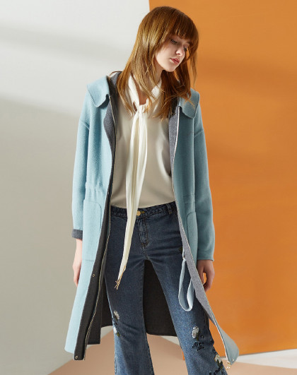 xg雪歌秋季女装纯色休闲连帽抽绳收腰薄款大衣长袖宽松毛呢外套