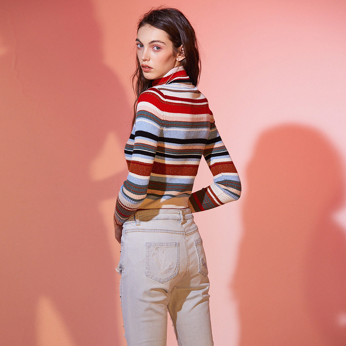 chichy品牌时尚彩虹风潮高领条纹针织衫