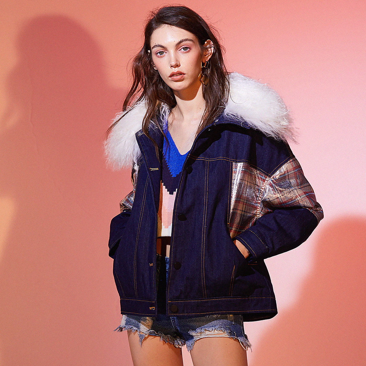 chichy品牌慵懒风拼接滩羊毛领羽绒服