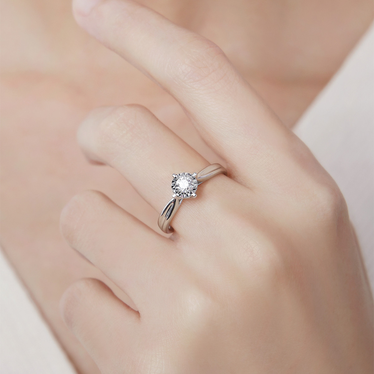 爱度f-g色18k金车花工艺钻石女戒/钻戒-典爱