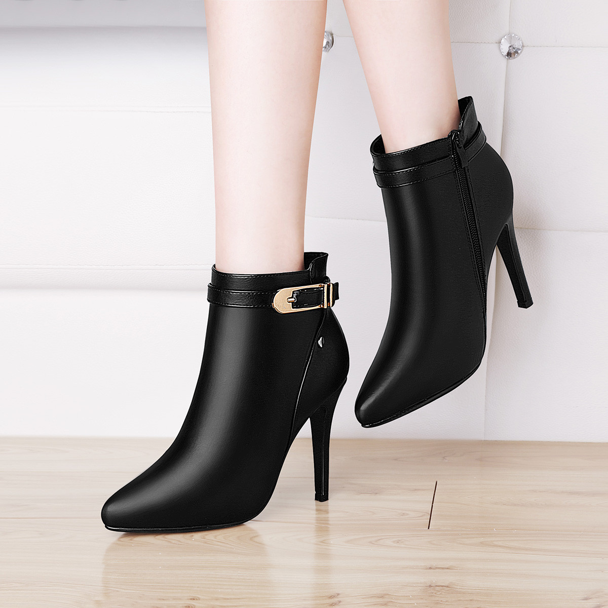 【人气特卖】职场风ol优雅轻熟金属加绒尖头高跟女短靴酒杯跟短毛绒