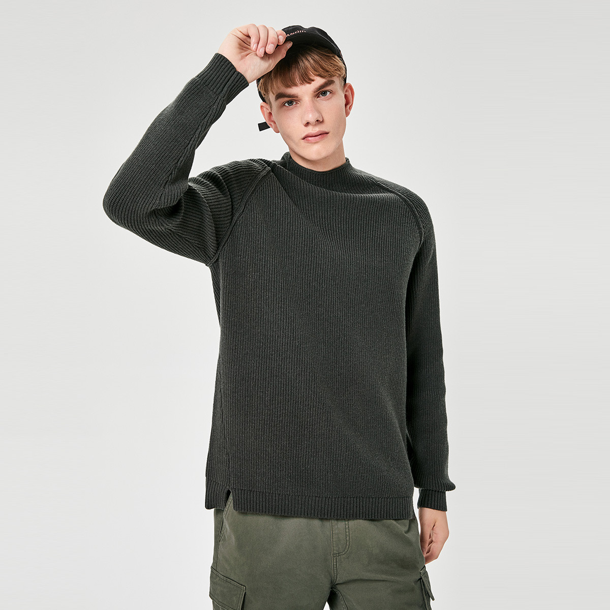 爱肯aiken男装清仓档期 森马潮牌冬季新款莫兰迪色系半高领插肩袖男士