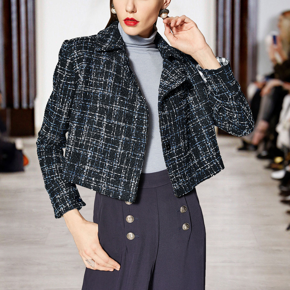 fleur wood【2018冬新品】经典百搭小香风翻领短款女装外套