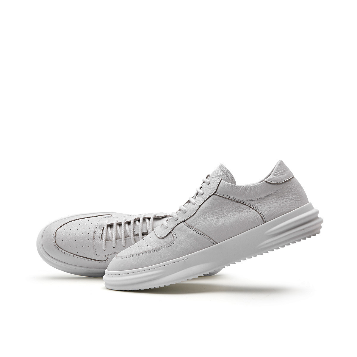 休闲低帮小白鞋 简约纯色厚底男板鞋 透气轻便男运动鞋 系带套脚商务