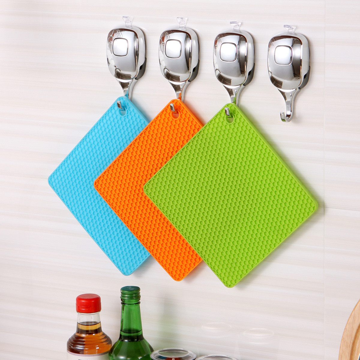 三色(蓝绿橙)方形硅胶环保隔热垫