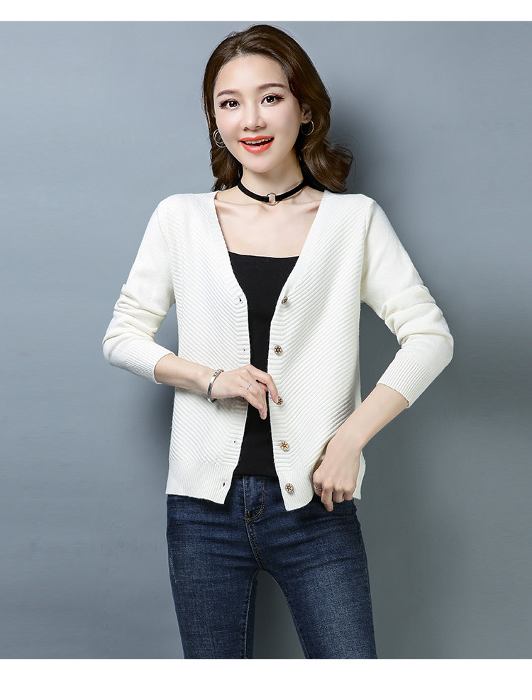【2018秋装新款】女士时尚简约针织衫纯色单排扣九分袖优雅常规款春夏
