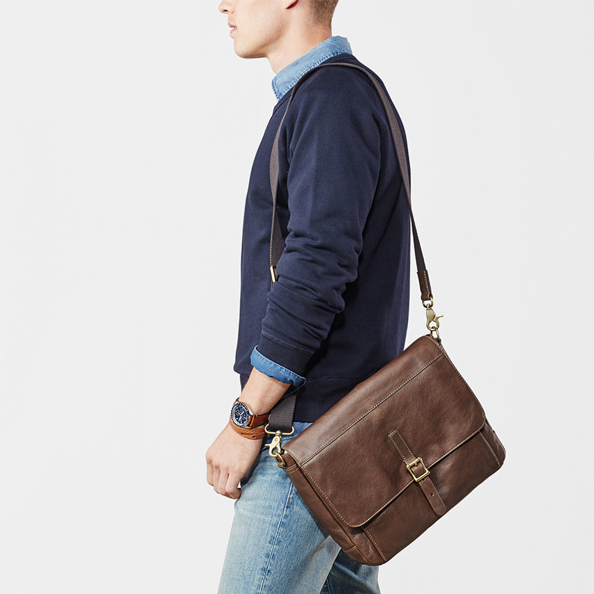 fossil纯色牛皮休闲通勤单肩斜挎邮差包男包mbg9034