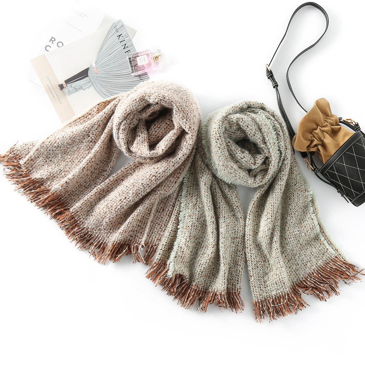 【2018冬装新款】女款冬季韩版时尚新款保暖梭织气质百搭毛边流苏围巾