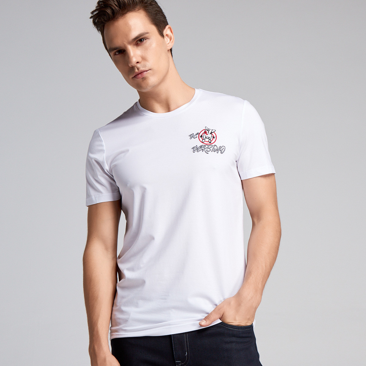 纯色时尚休闲logo图案男装t恤衫男士t恤短袖