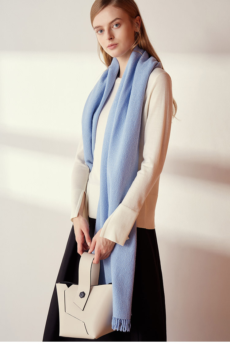 适用季节: 春秋 款式: 围巾 流行元素: 银丝 宽度: 70-100cm 弹性: 微