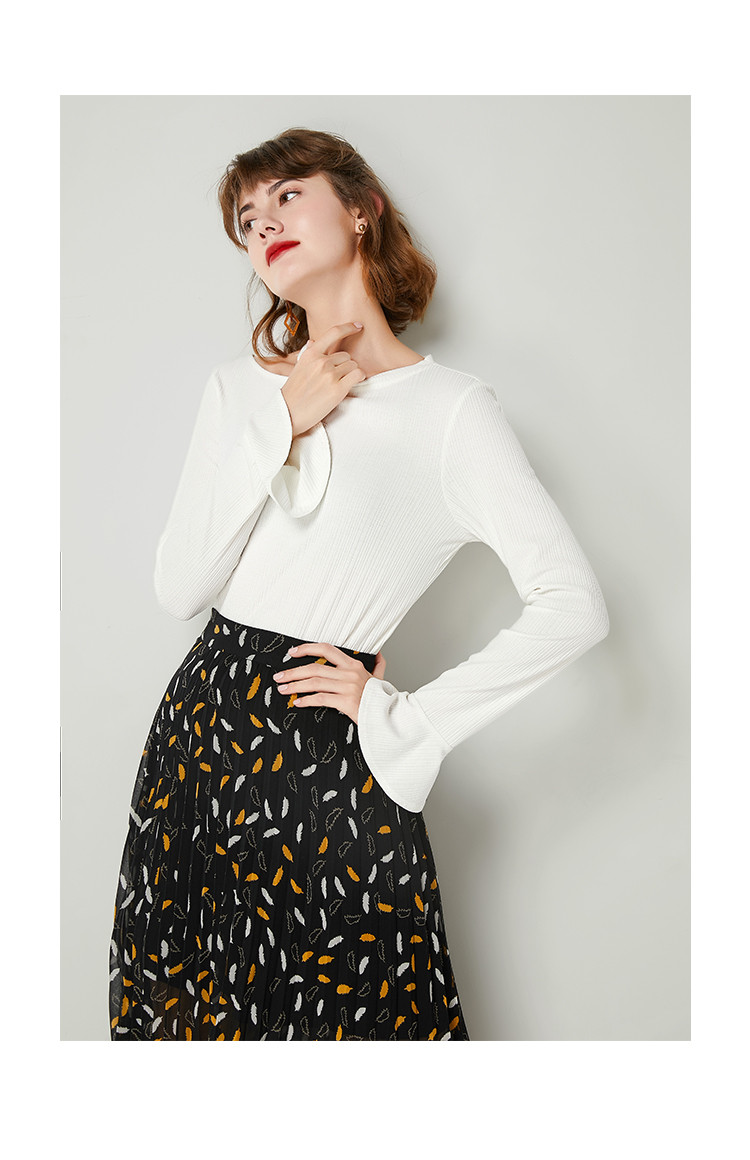 lachata2019春新款女士百搭镂空复古喇叭袖口女款t恤